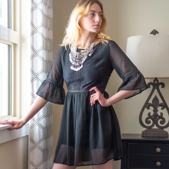 🔥Ruffle Lace LBD Dress - Picture 2 of 4